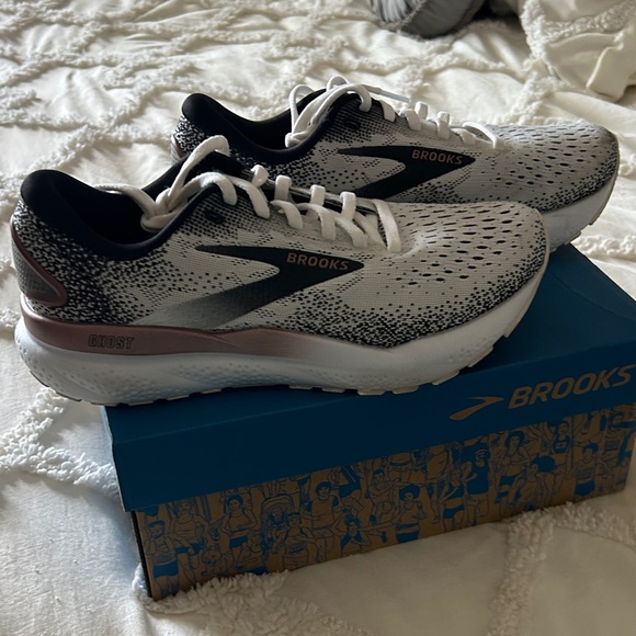 Brooks Shoes - Brooks Ghost Women's White, Black & Rose Gold Running Shoes